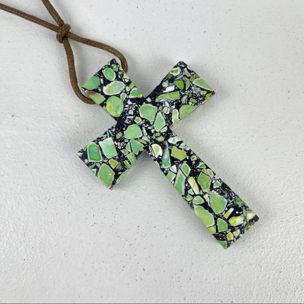 🚫SOLD🚫 VTG Y2K Green Jasper Stone Large Cross Necklace w/ Adjustable Cord - Picture 1 of 16